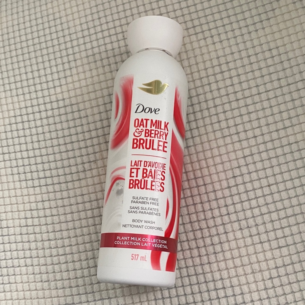 🆕 Dove Oat Milk & Berry Brulee Body Wash. NWT